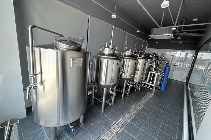 精釀<a href=http://m.defcdr.com/ target=_blank class=infotextkey>啤酒設(shè)備</a>-山東天泰啤酒設(shè)備